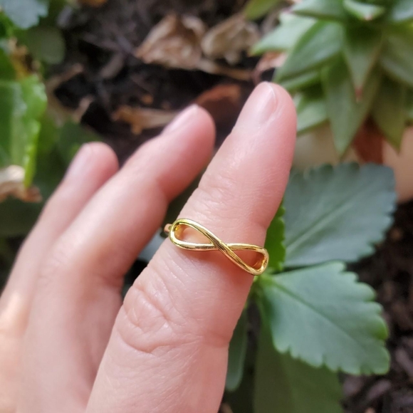 NWOT Gold Infinity Toe Ring - Picture 2 of 5